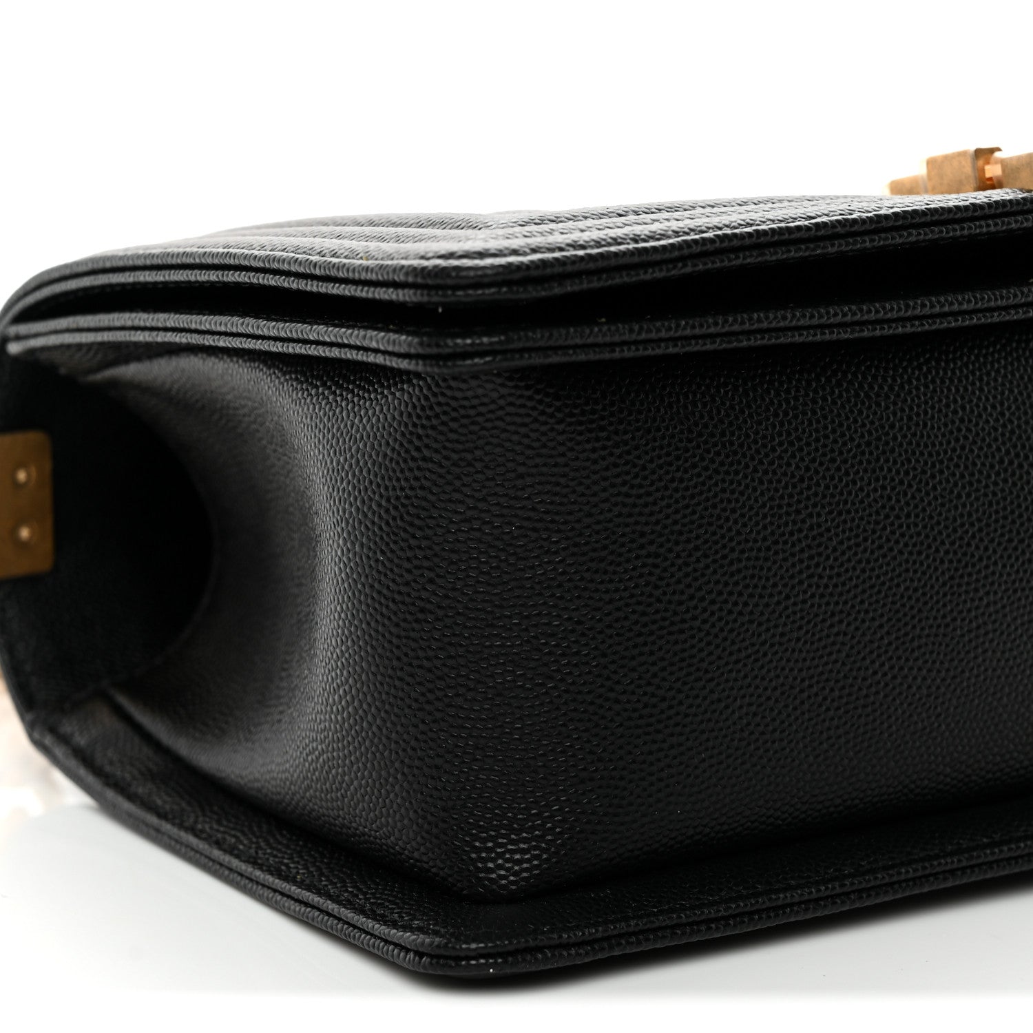 Caviar Quilted Medium Boy Flap Black