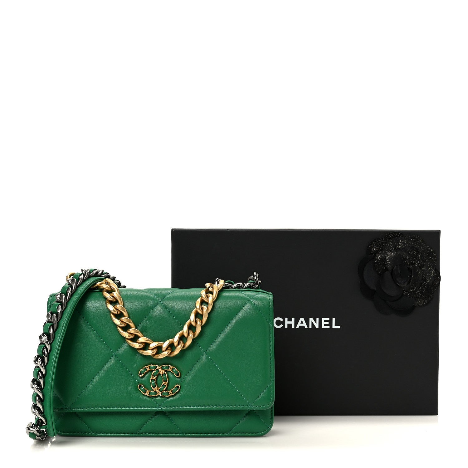 Lambskin Quilted CHNL 19 Wallet On Chain WOC Green