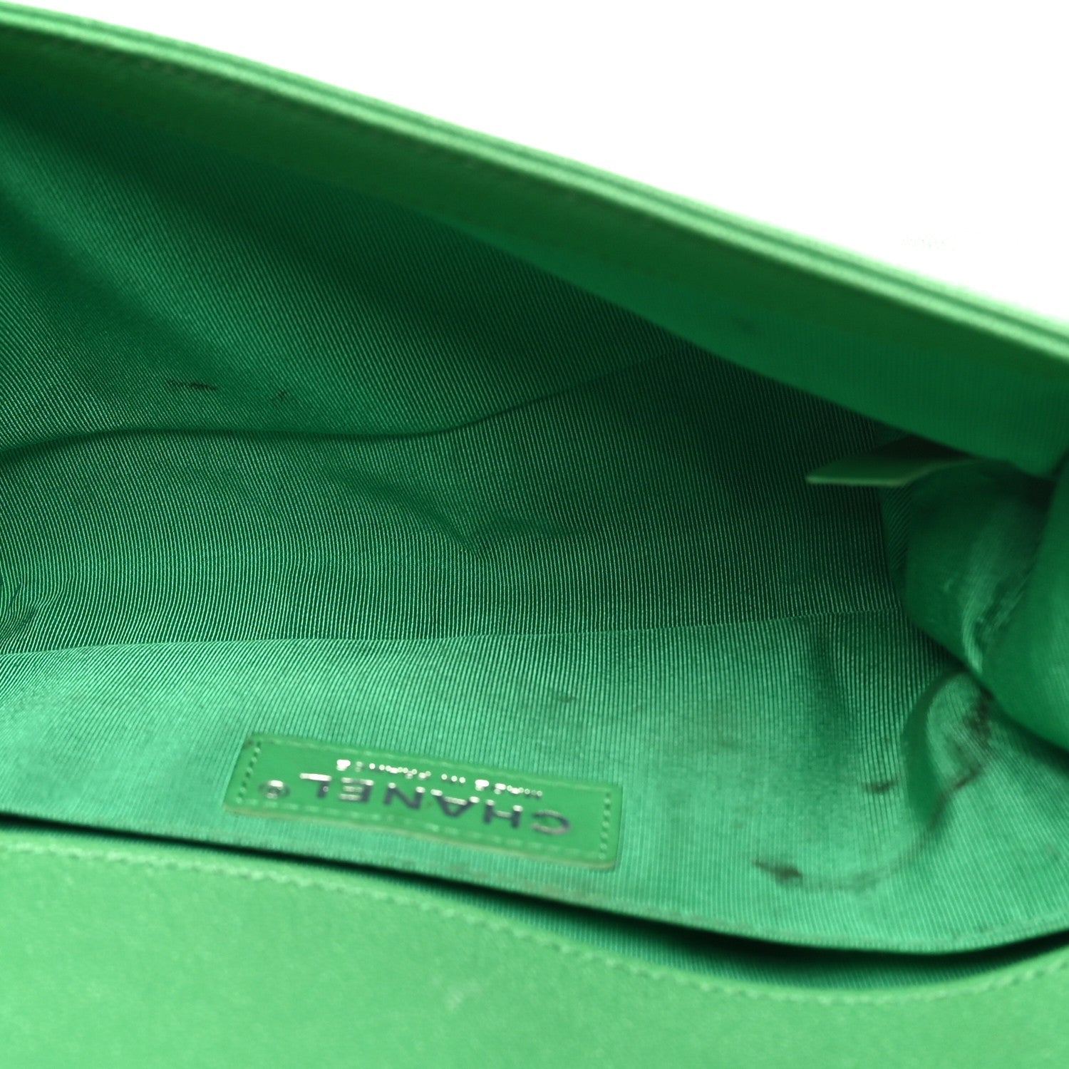 Caviar Quilted Medium Boy Flap Green