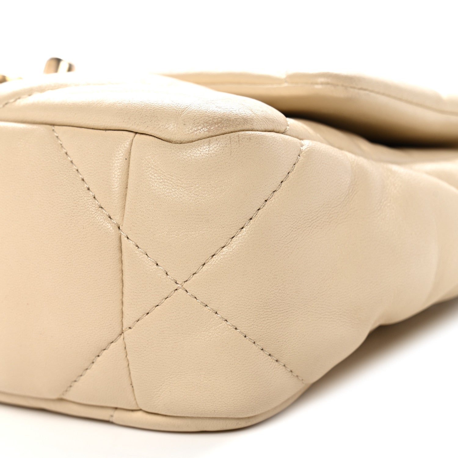 Lambskin Quilted Medium CHNL 19 Flap Light Beige