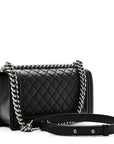 Caviar Quilted Medium Boy Flap Black
