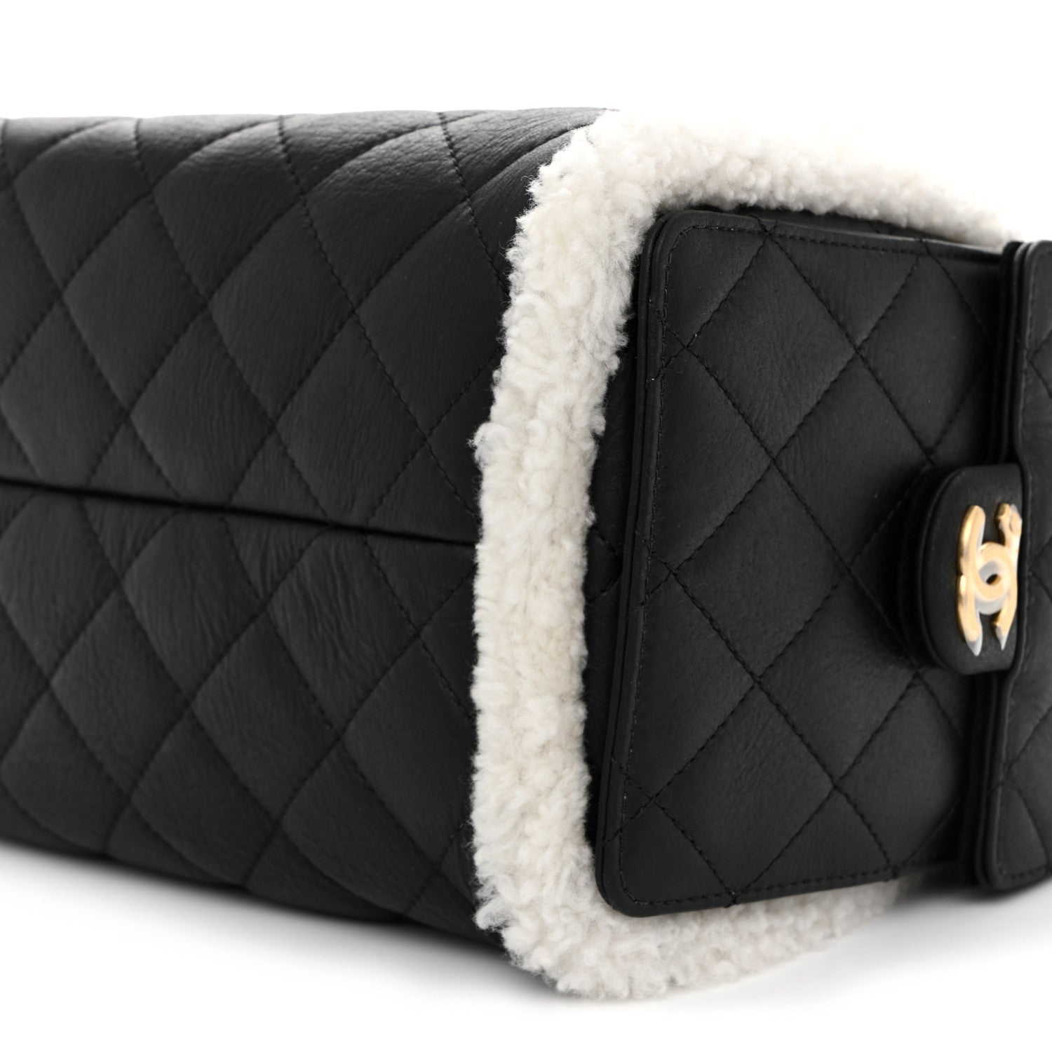 Crumpled Sheepskin Shearling Quilted Small CHNL 25 Handbag Black White