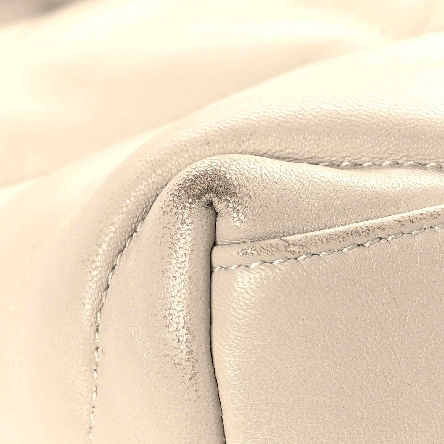 Lambskin Quilted Small Loulou Puffer Monogram Chain Satchel Blanc Vintage