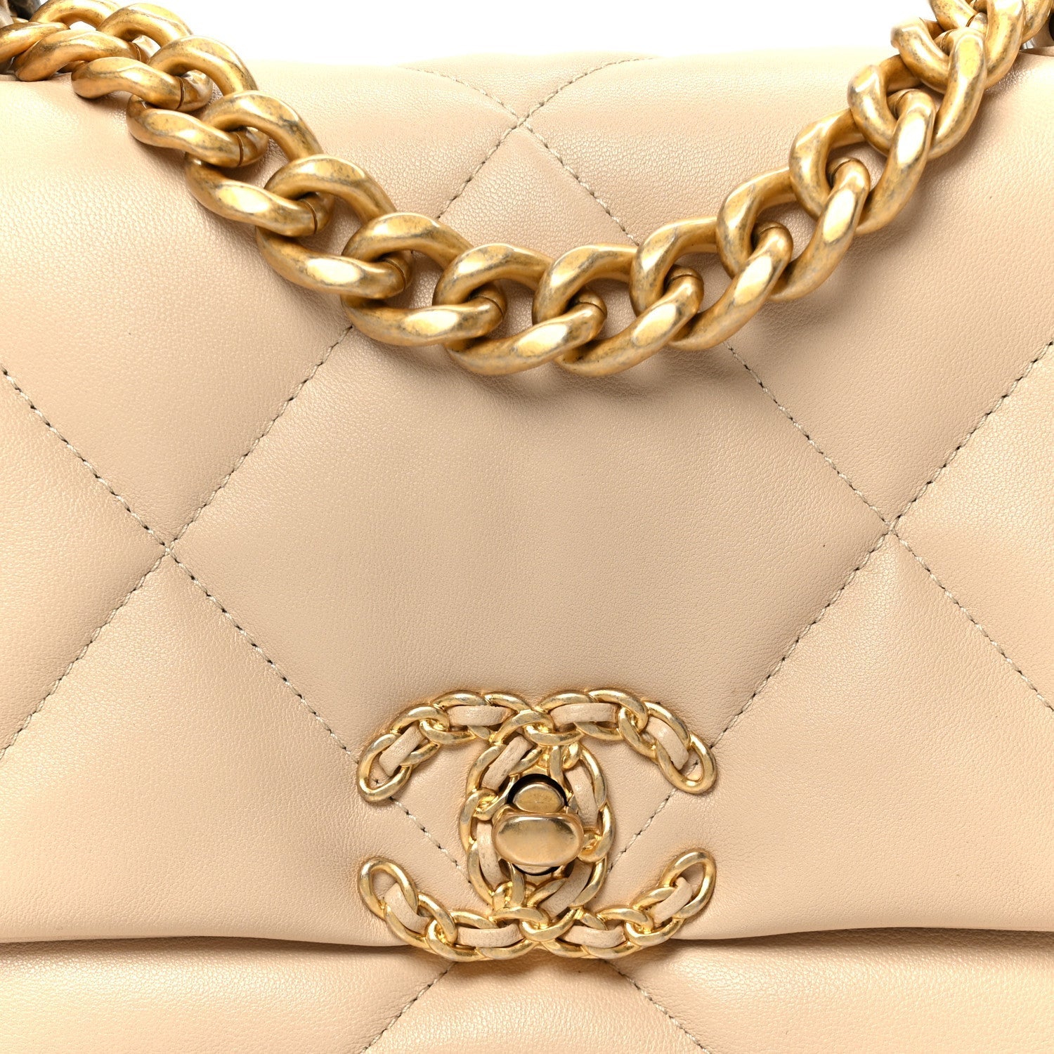 Shiny Goatskin Quilted Medium CHNL 19 Flap Beige