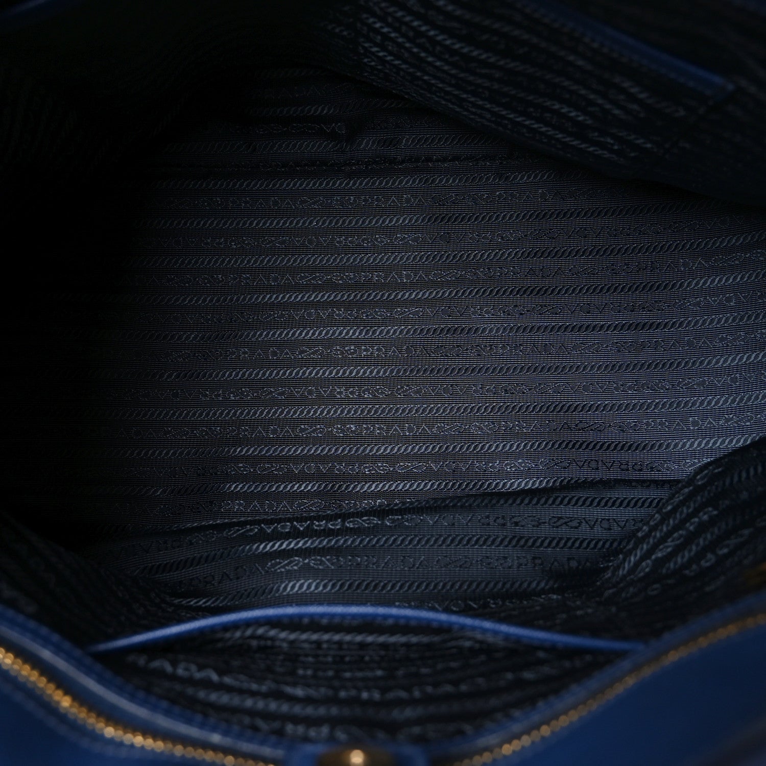 Saffiano Large Galleria Double Zip Tote Bluette