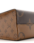 Reverse Monogram Giant Onthego PM