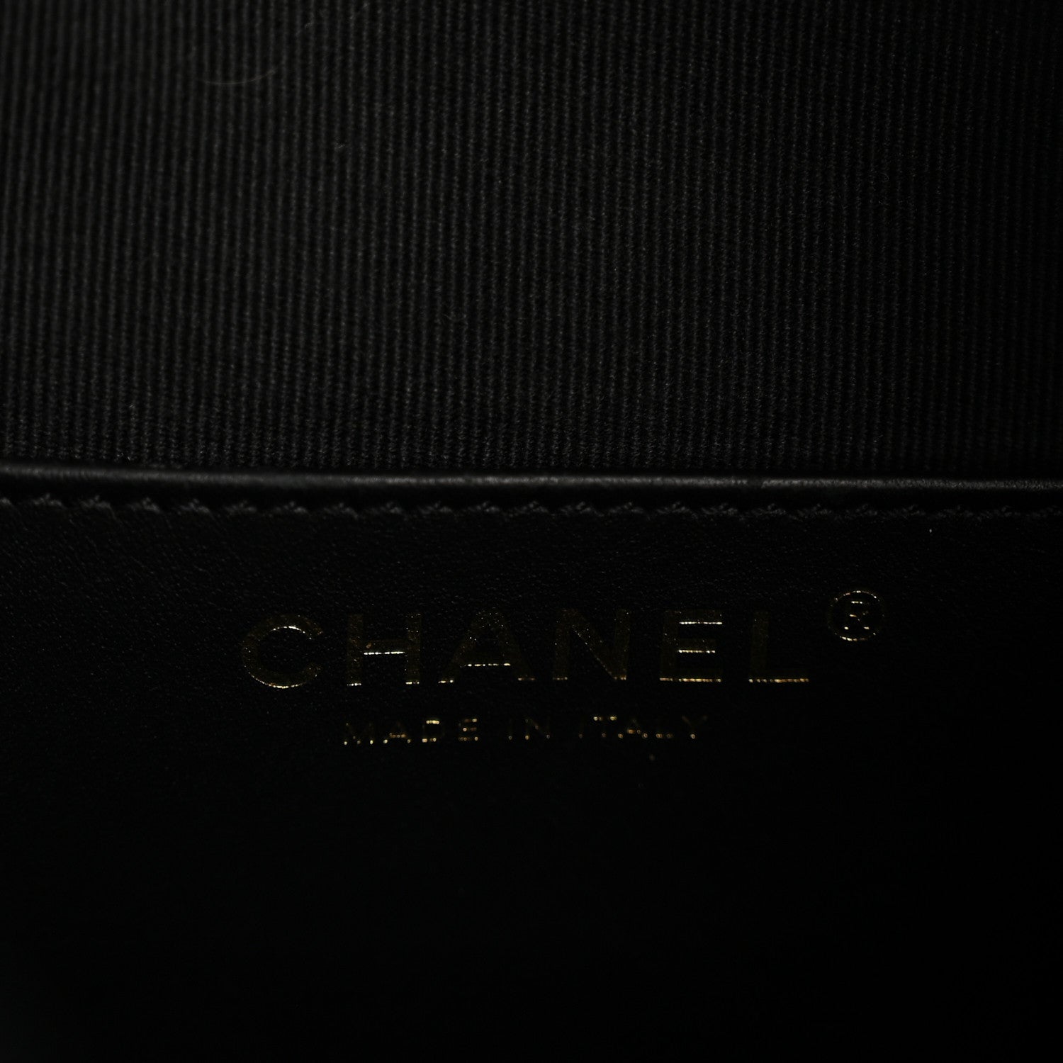 Shiny Crumpled Calfskin Quilted Medium CHNL 25 Handbag Black