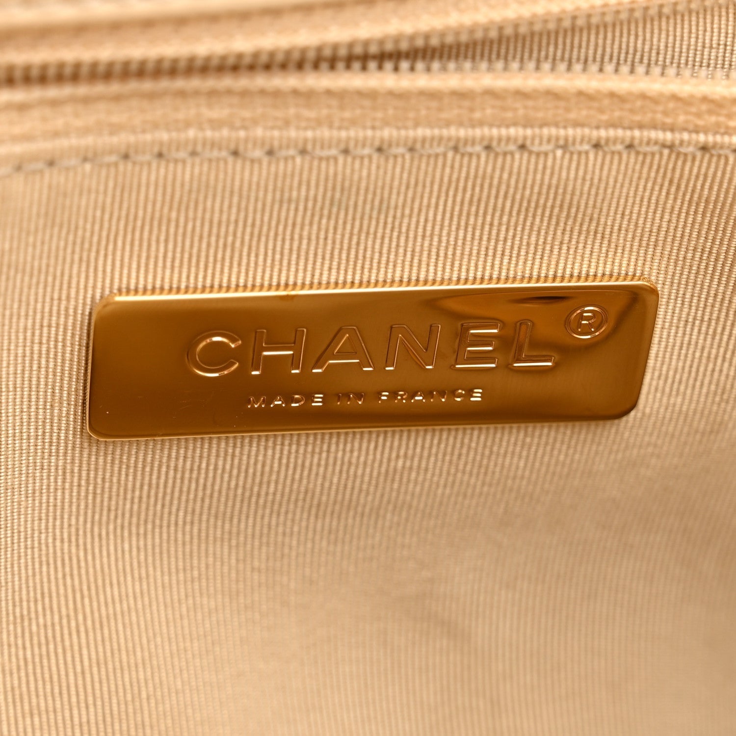 Lambskin Quilted Medium CHNL 19 Flap Beige