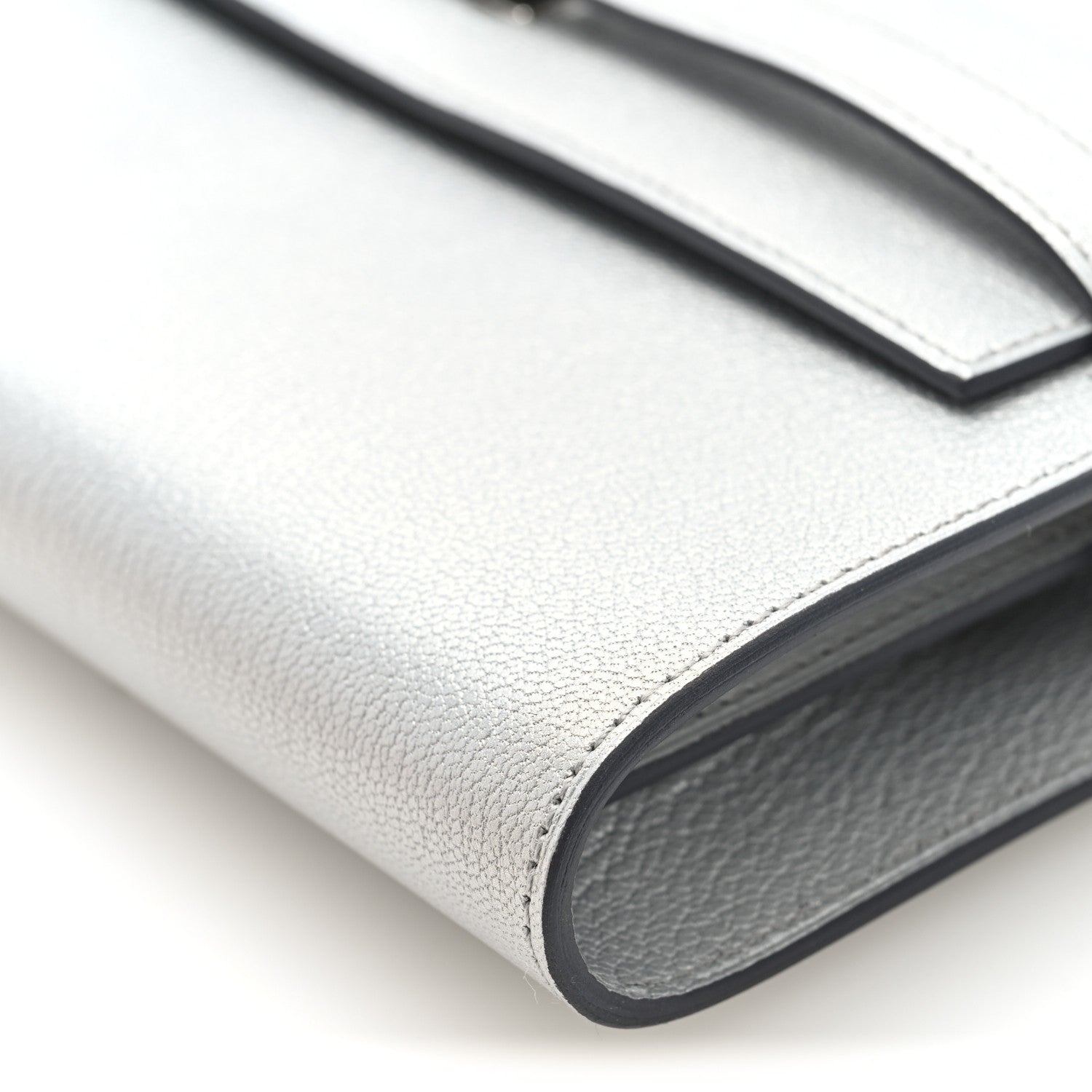 Metallic Chevre Chamkilight Kelly Wallet To Go Argent