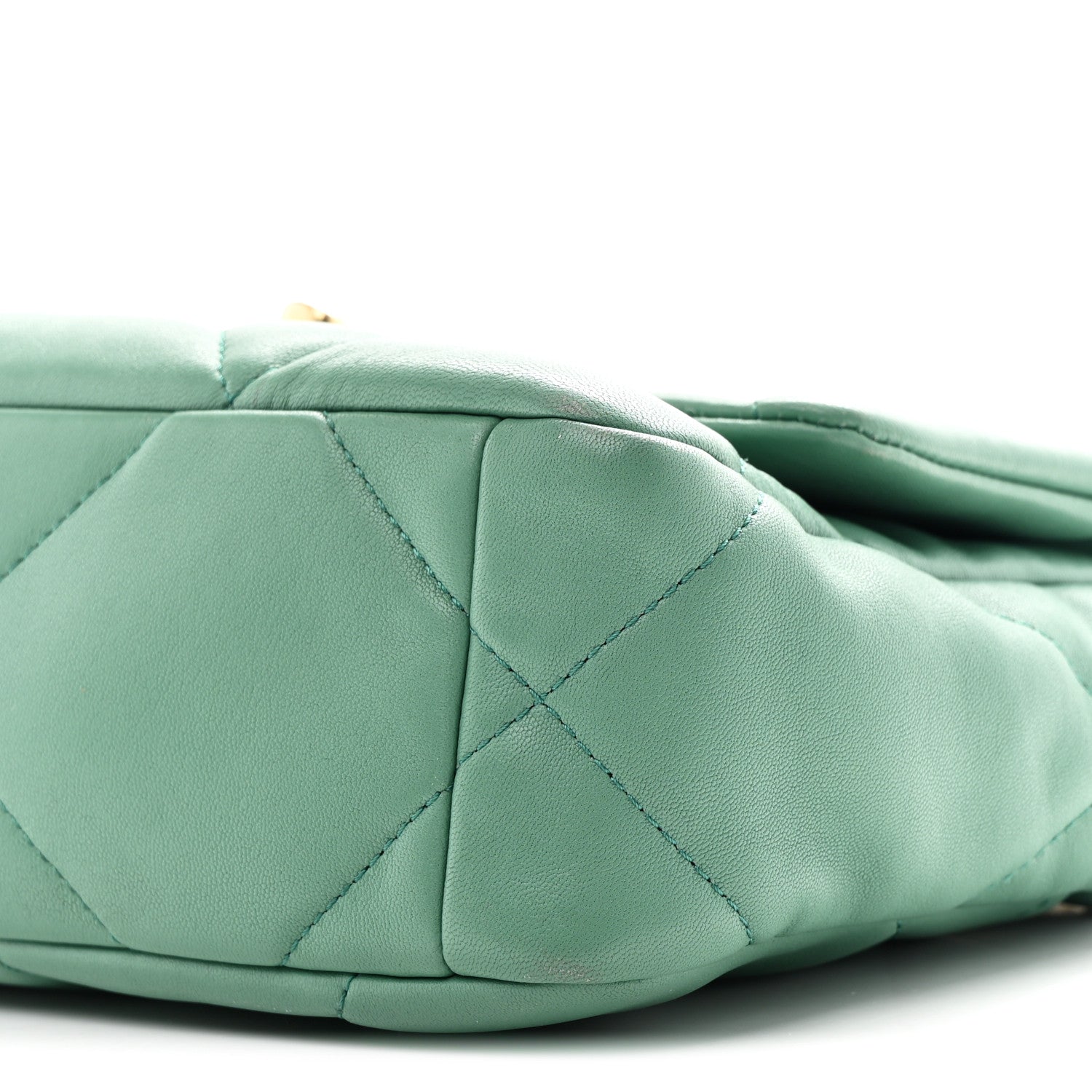 Lambskin Quilted Medium CHNL 19 Flap Green