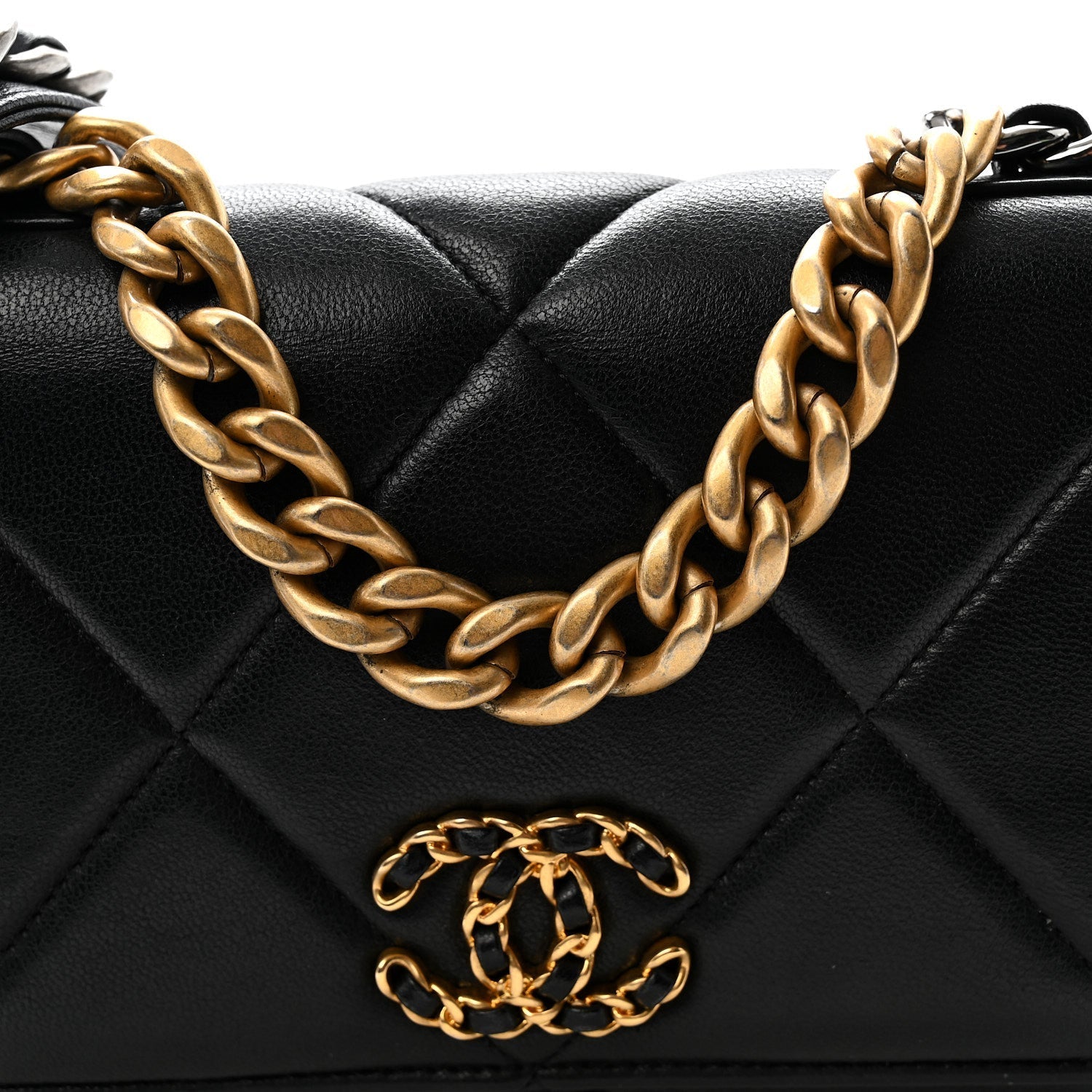 Lambskin Quilted CHNL 19 Wallet On Chain WOC Black