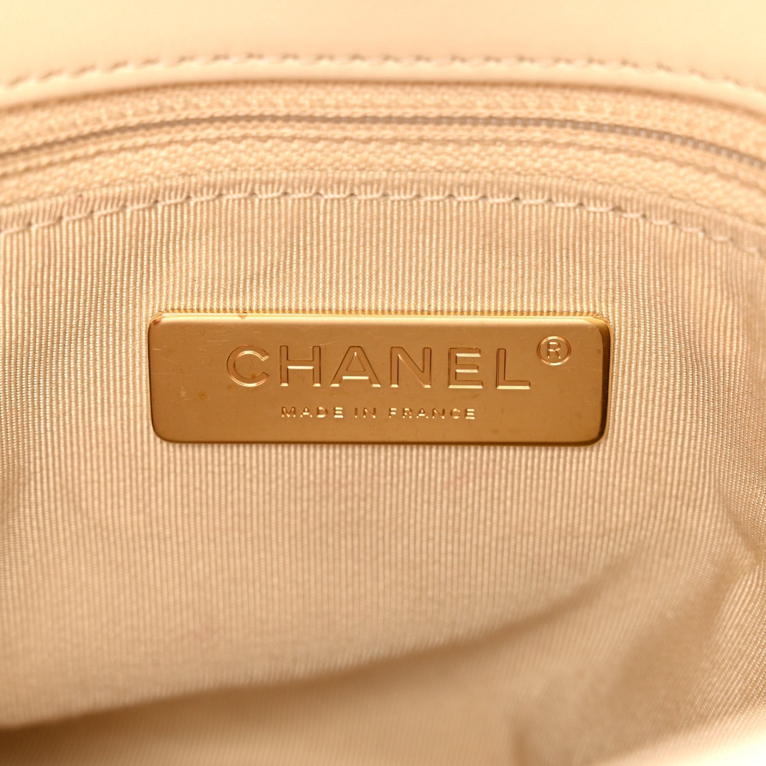 Lambskin Quilted Medium CHNL 19 Flap Light Beige