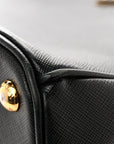 Saffiano Lux Medium Galleria Double Zip Tote Black