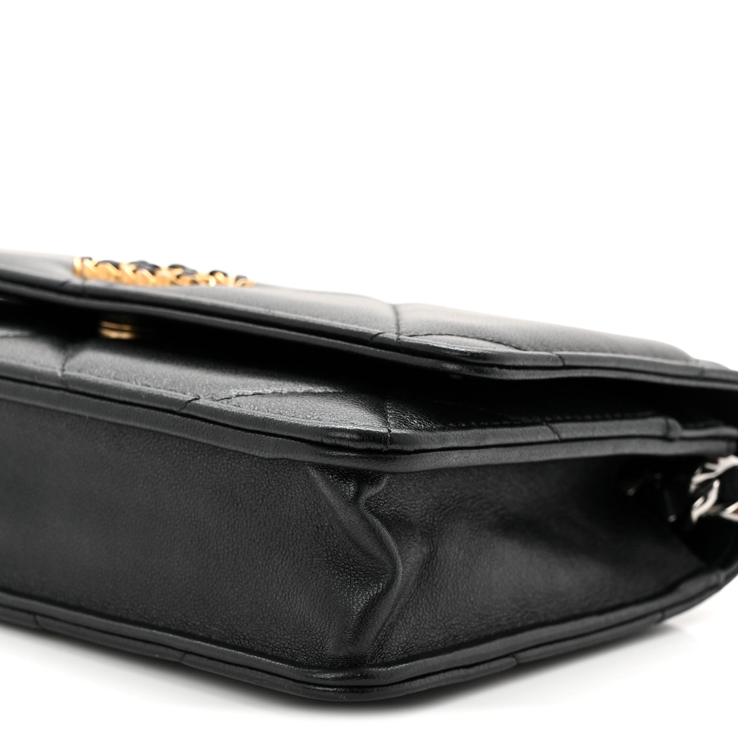 Lambskin Quilted CHNL 19 Wallet On Chain WOC Black