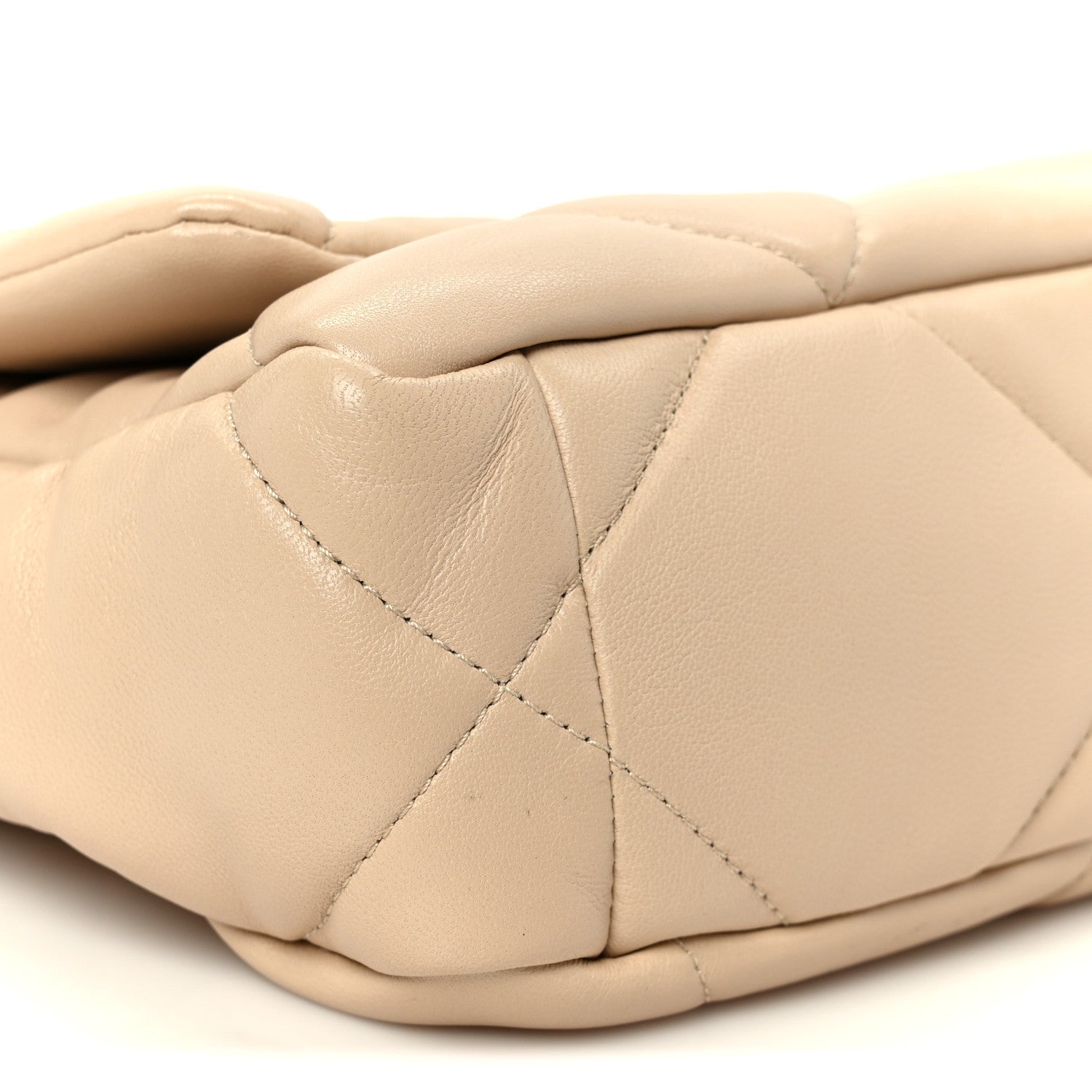 Shiny Goatskin Quilted Medium CHNL 19 Flap Beige