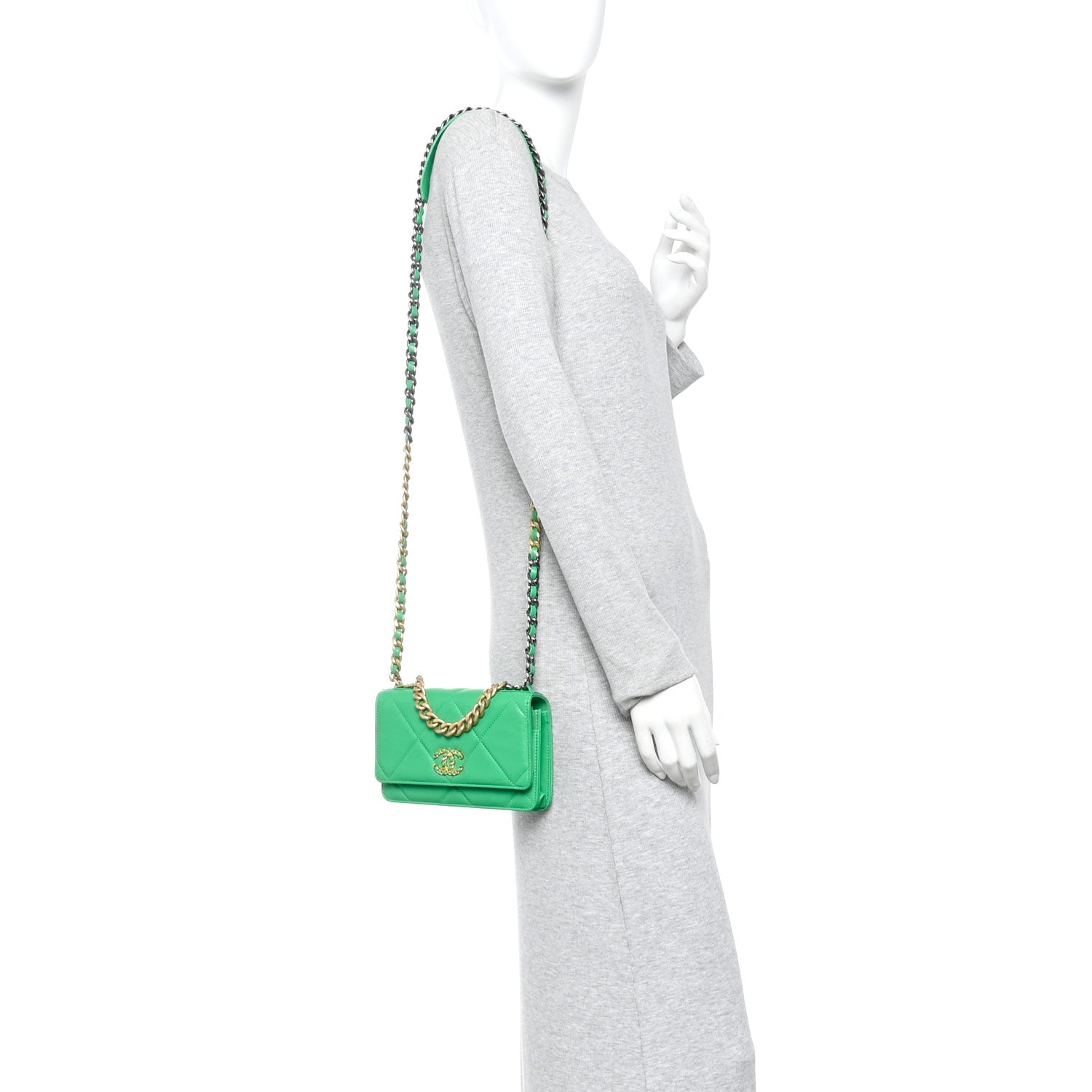 Shiny Goatskin Quilted CHNL 19 Wallet On Chain WOC Green