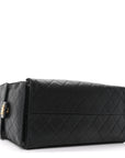Caviar Quilted Medium CHNL 25 Handbag Black
