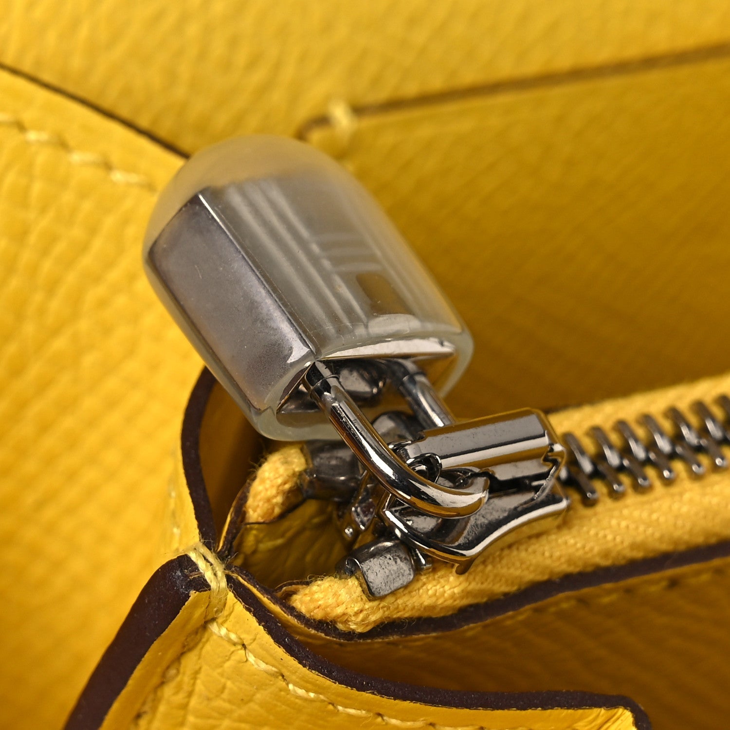 Epsom Kelly Wallet To Go Jaune De Naples