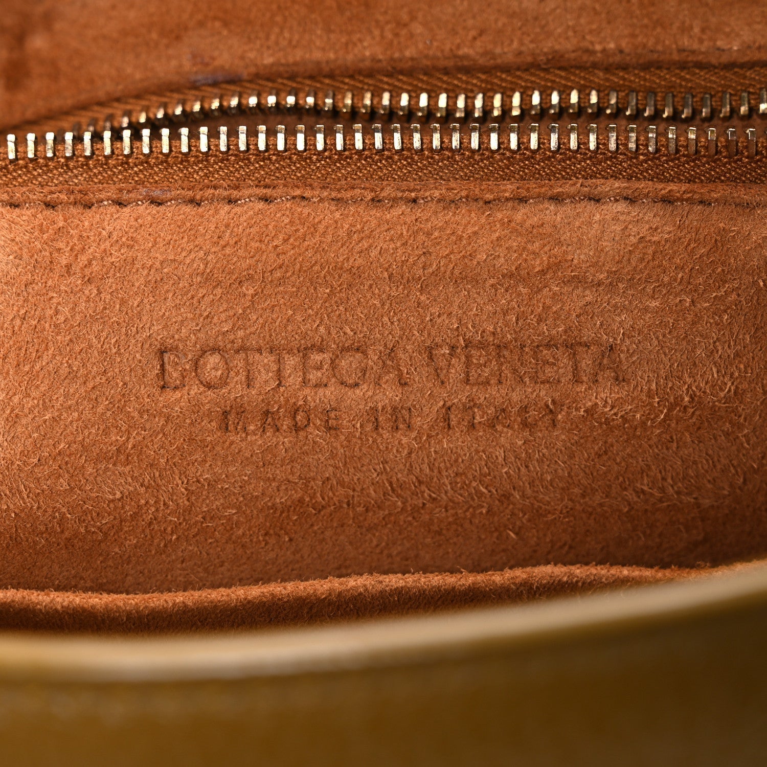 Grained Calfskin Maxi Intrecciato Small Arco Moutarde