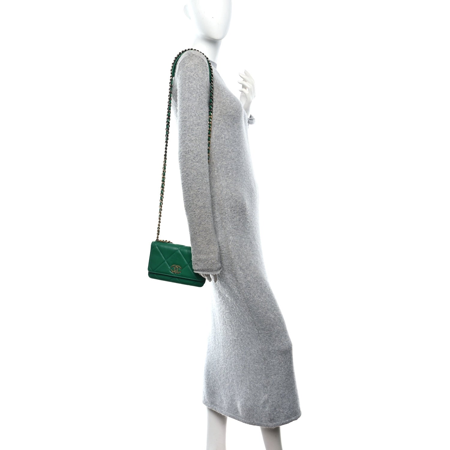 Lambskin Quilted CHNL 19 Wallet On Chain WOC Green