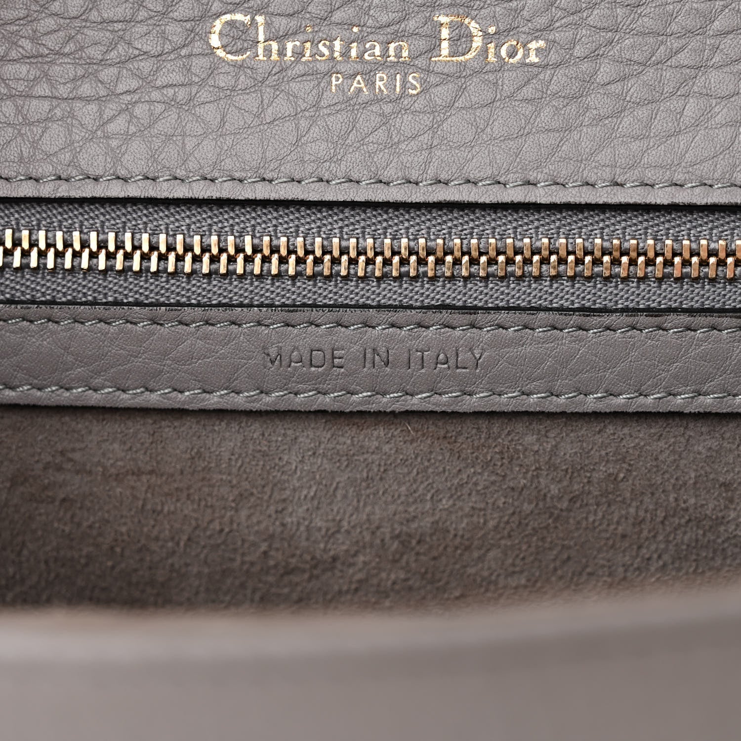 Grained Calfskin Medium D1ORama Flap Bag Gris