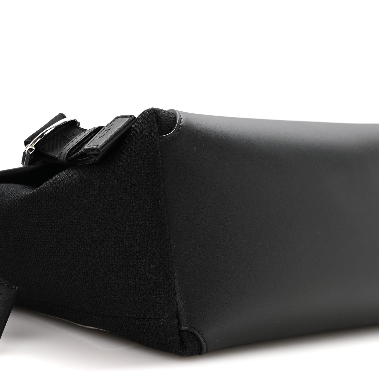 Canvas Embroidered Medium Jett Messenger Black White
