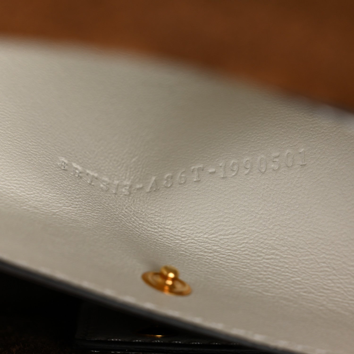 Agnello Old Shine F is FNDI Kan U Shoulder Bag White